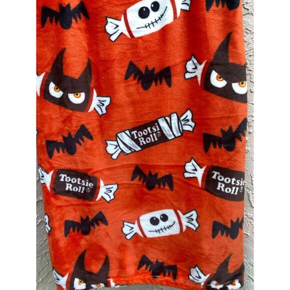 Tootsie Roll Halloween Plush Throw Blanket 60x70 Candy Bats - Picture 2 of 6